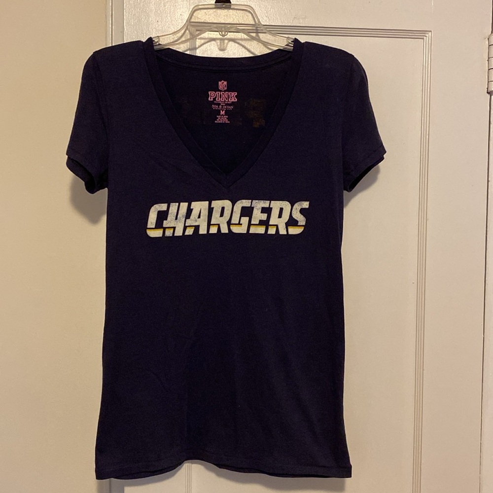 🎀 5/$20 🎀 Victoria’s Secret Pink Chargers blue v-neck t-shirt medium